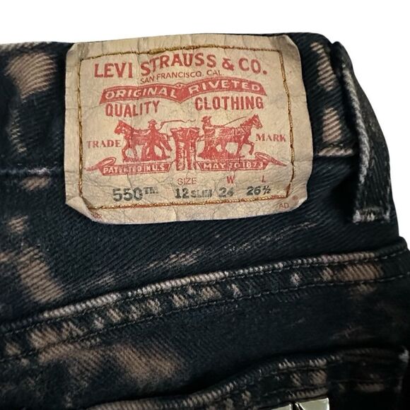Levi’s ~ Black 550 Tie Dye shorts~ hardware detail on back pocket ~ size 12slim - Picture 8 of 12